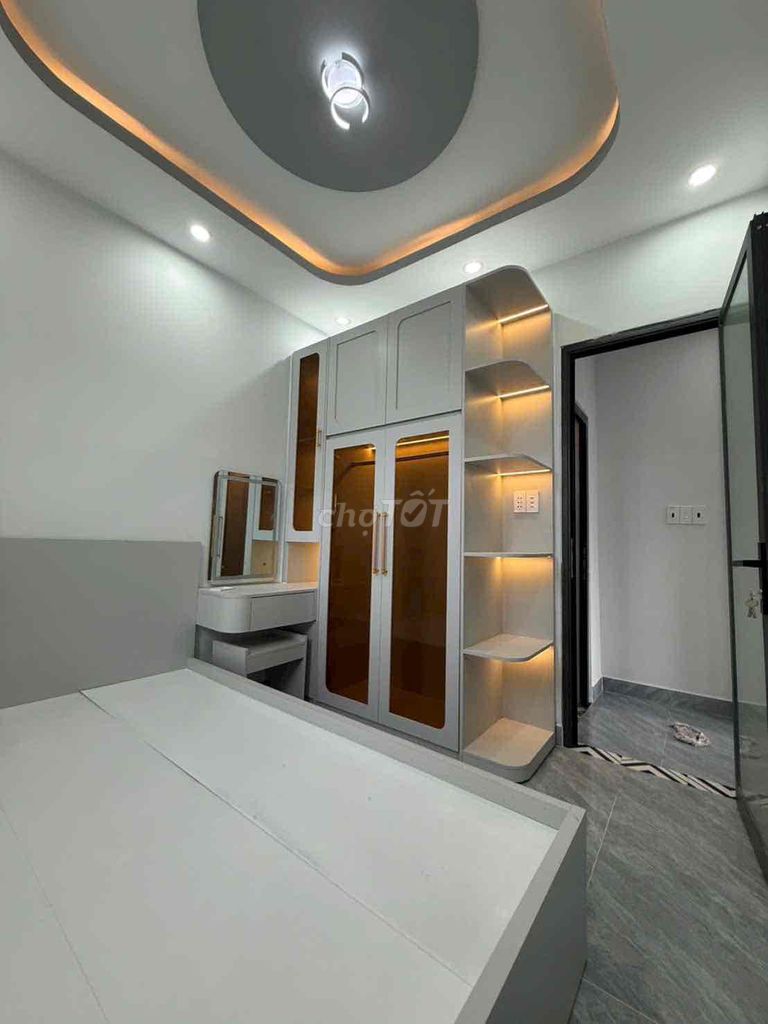 Фото 3: Продажа дома в переулке 1422 Хюинь Тан Фат, район 7. 1 первый этаж + 1 второй этаж. 2 спальни + 2 санузла