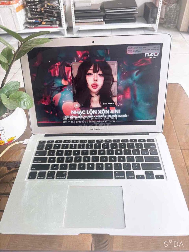 Apple MacBook Air серебристый, как новый