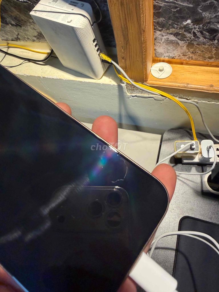 Фото 2: iPhone 16 Pro Max 256GB золотой