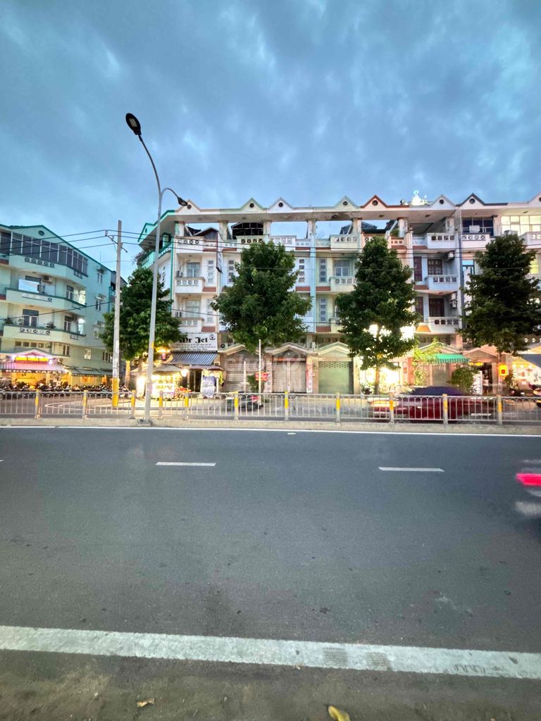 Аренда помещения под бизнес: ногтевой салон, спа, офис,… Q8 80 м²