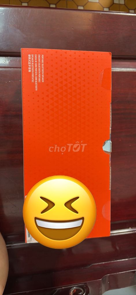 Фото 2: Колонка Bluetooth JBL Charge 6 Красная, не активирована