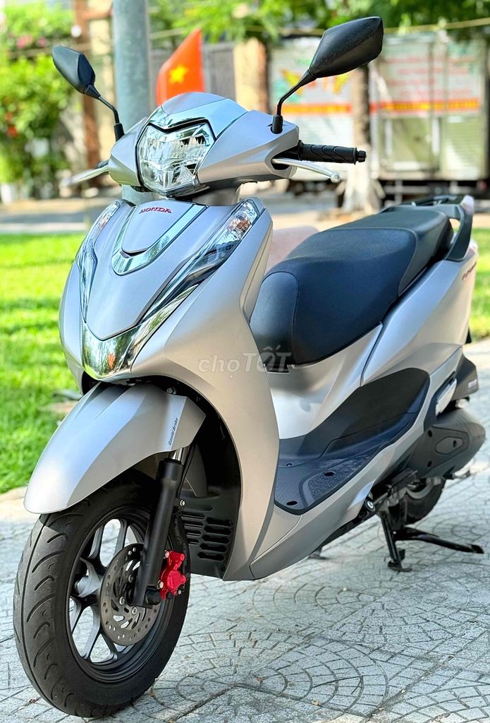Фото 2: Honda Lead 2022 Бạc 7000 km