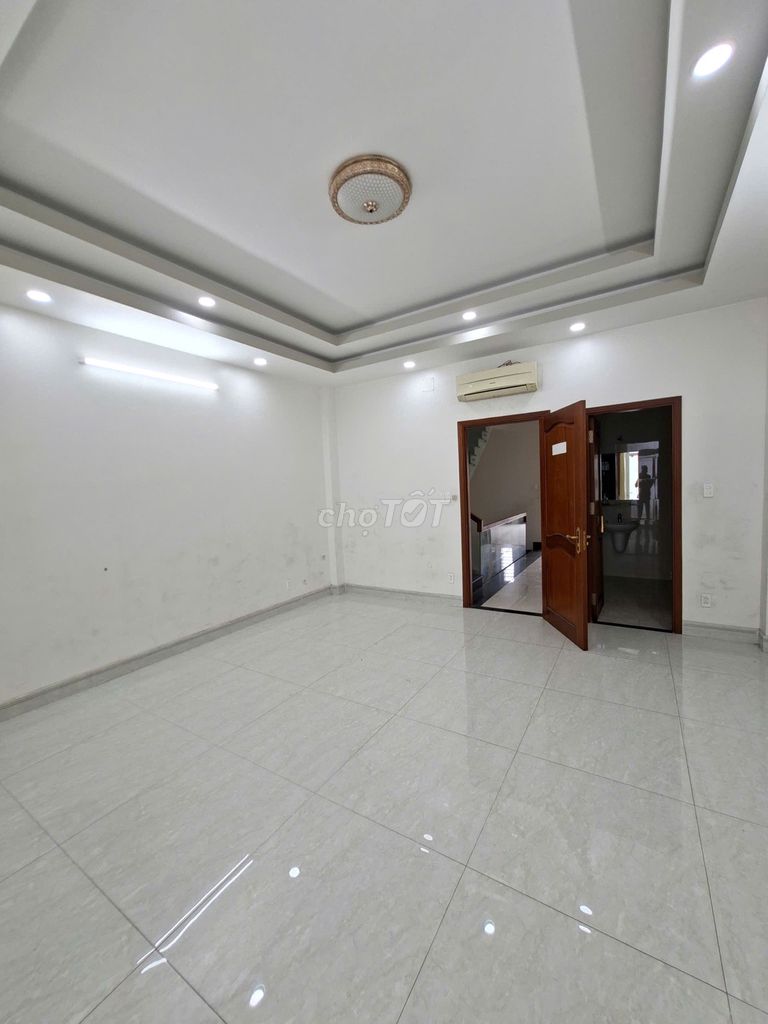 Фото 3: 💯🌿Красивый дом на оживлённой улице Vành Đai Trong 4x25 м, 4 этажа, 4 спальни + кондиционер, 100 м до AEON