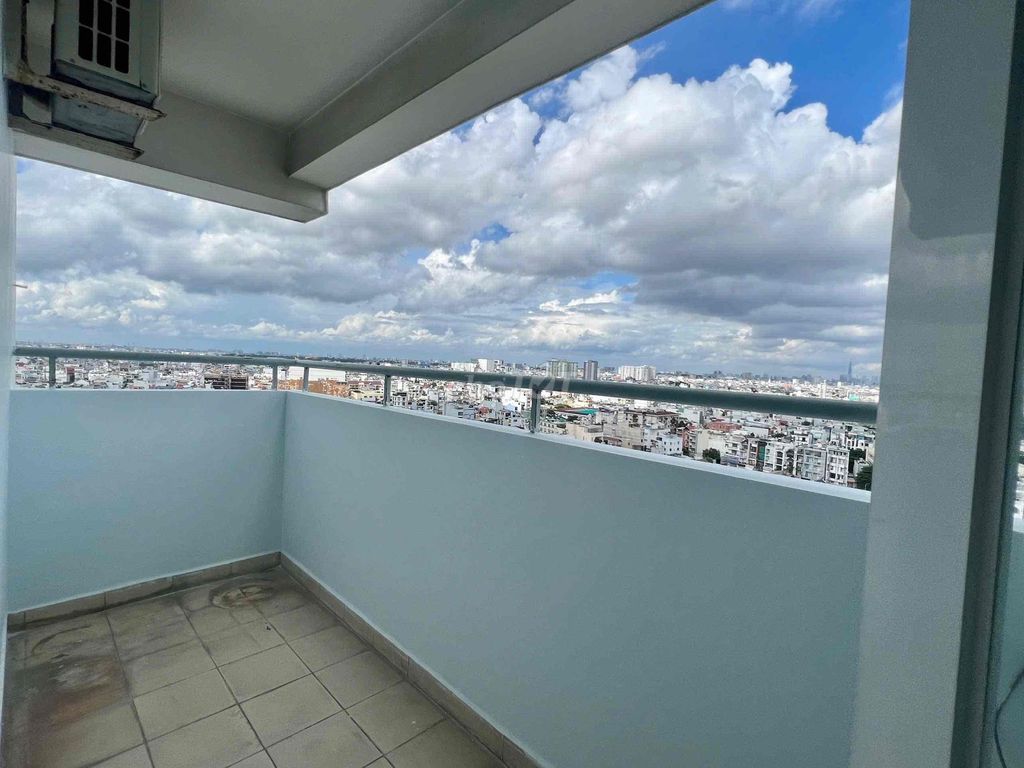 Фото 2: Квартира в Tân Hương 112 м², 3 спальни, 2 санузла, базовая мебель. 12 млн/месяц