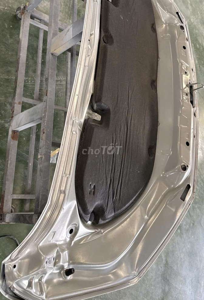 Фото 3: Капот Toyota Avanza серебристый б/у