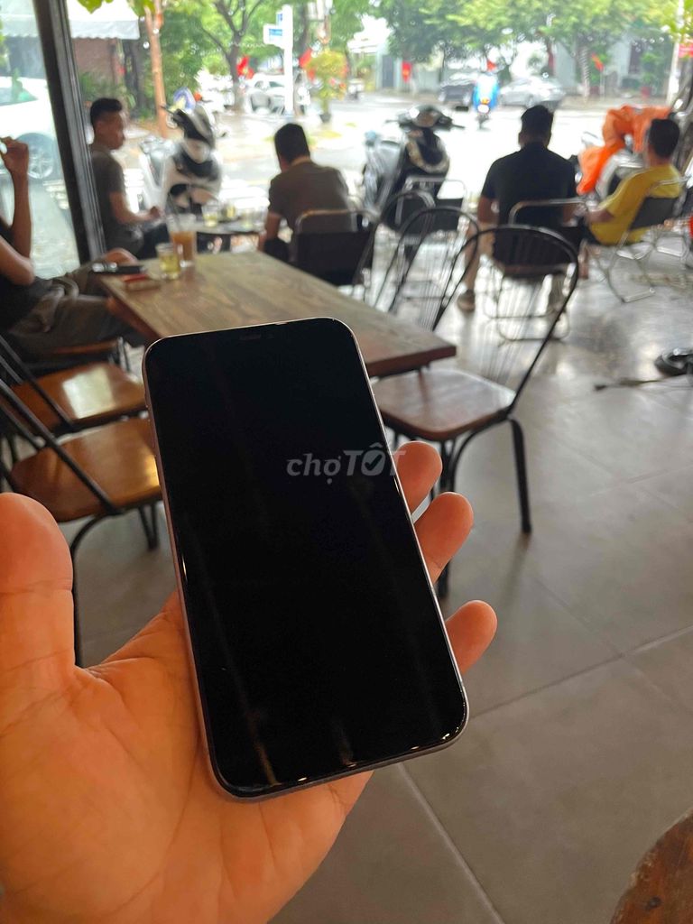 Фото 2: Apple iPhone 11 Белый