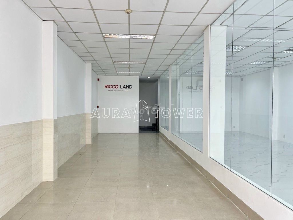 Фото 2: СДАЁТСЯ ДОМ ЦЕЛИКОМ * ЧАН КУОК ХОАН * 9x20М * 1 ЭТАЖ + 3 ЭТАЖА