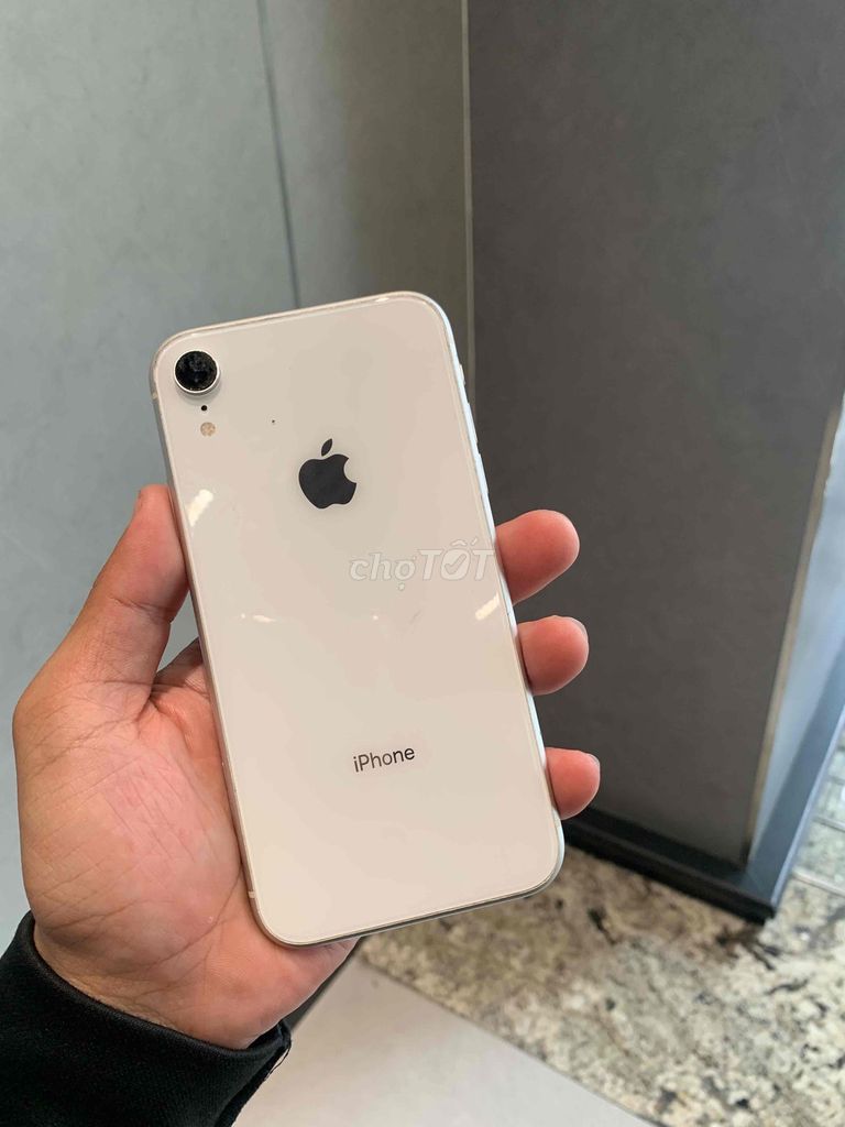 Фото 3: Apple iPhone XR Белый Б/У
