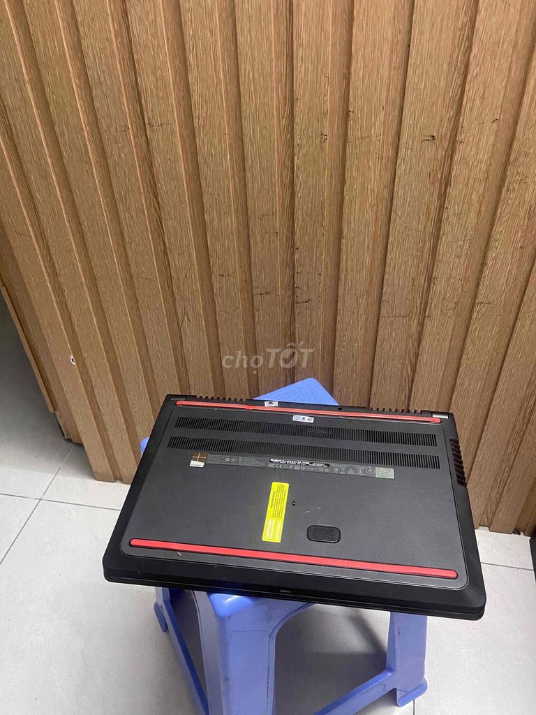 Фото 3: Dell Inspiron 15 i5-7400 15.6 дюймов 8ГБ/256ГБ GTX 1