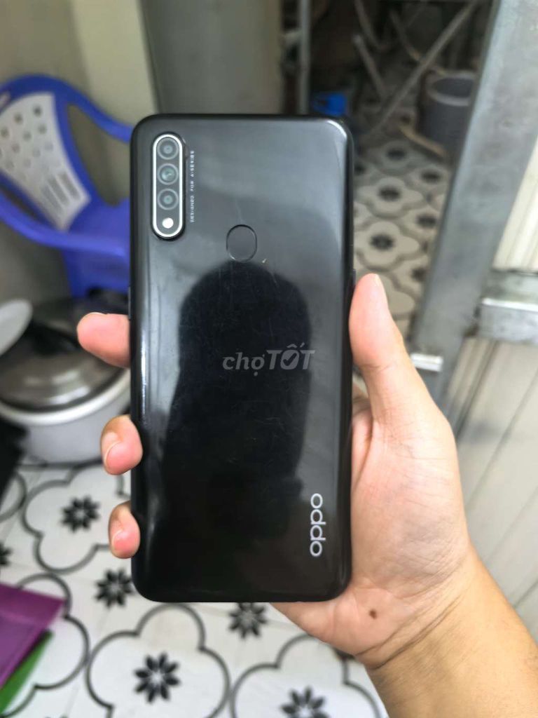 Фото 3: Oppo A31 Черный