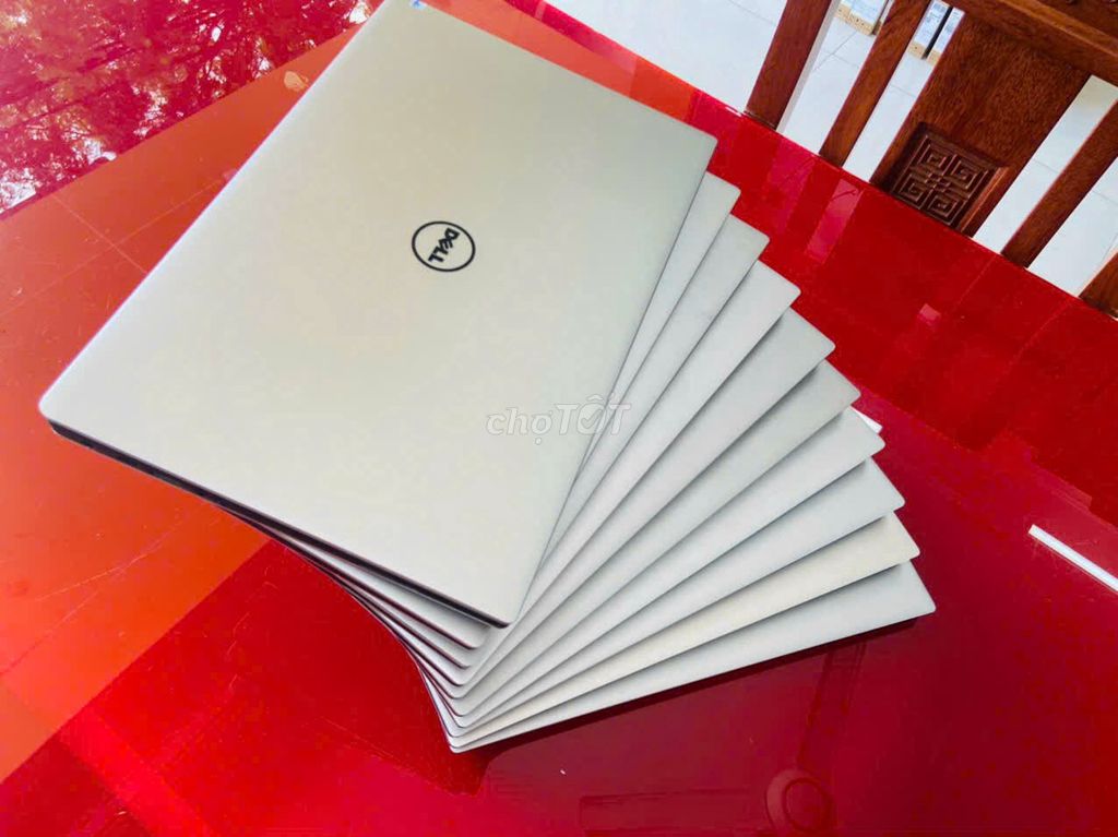 Dell XPS 13 i5-8250U 13.3 inch 8GB/256GB серебристый