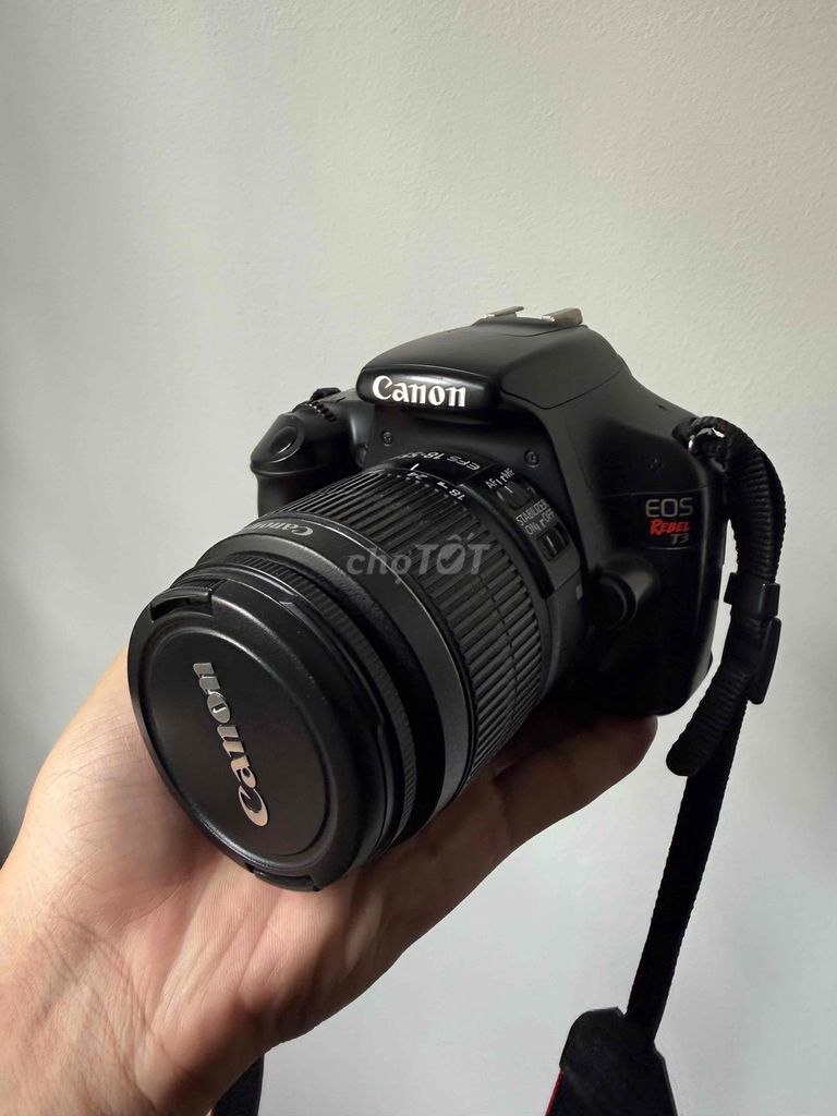 Фотоаппарат Canon 1100D черный, не включается