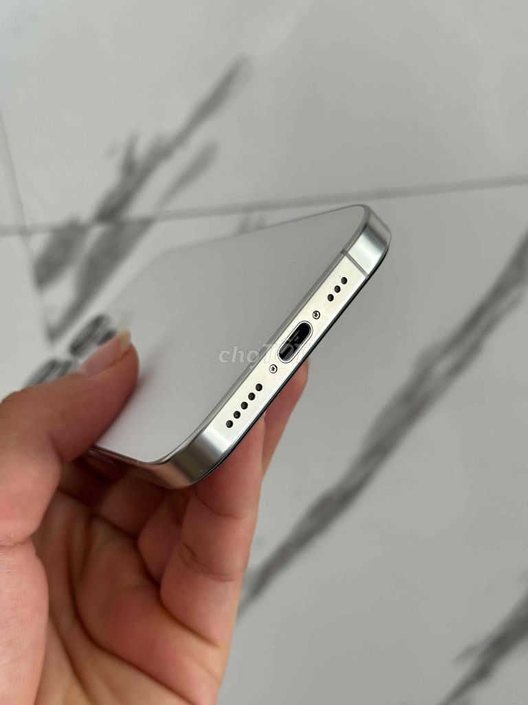 Фото 3: Apple iPhone 16 Pro 256GB Белый 93%