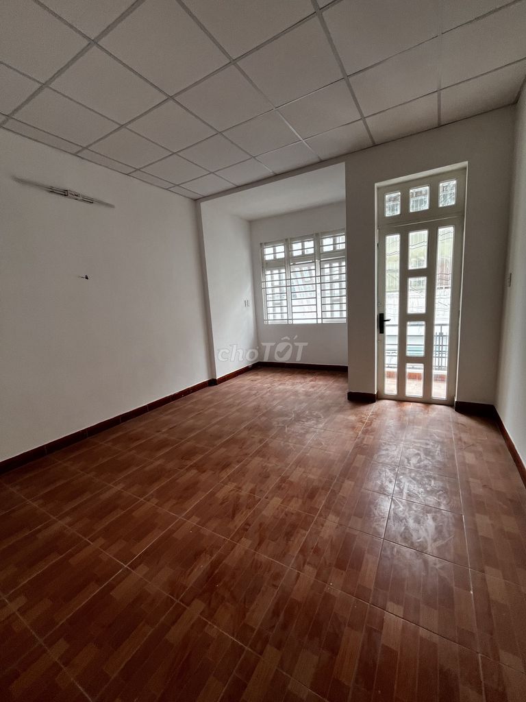 Фото 3: Срочно продаётся дом на улице Льен Кху 4-5, площадь 4м x 11,5м, 1 этаж, цена 4,1 млрд (торг)