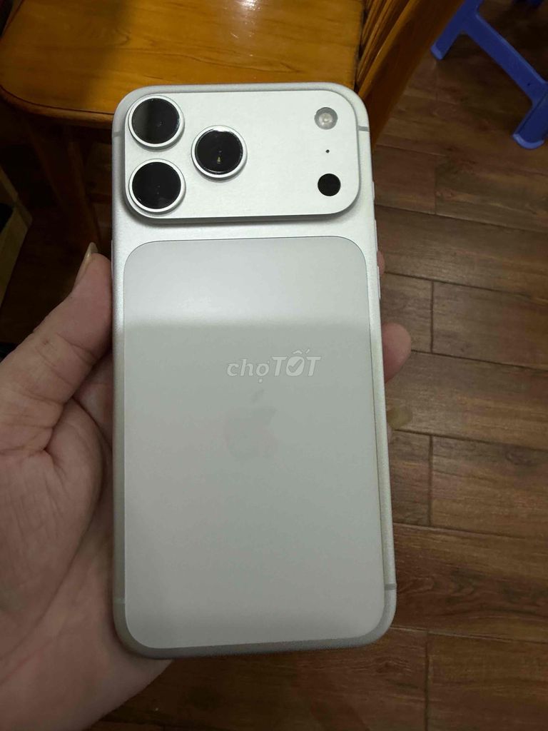 Apple iPhone 17 Pro Max 256GB Bạc ZP/A Б/У