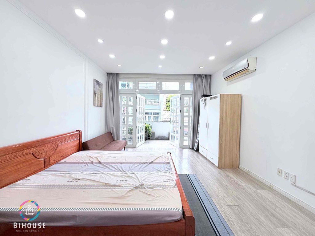 Квартира-студия 40 м² с большим балконом