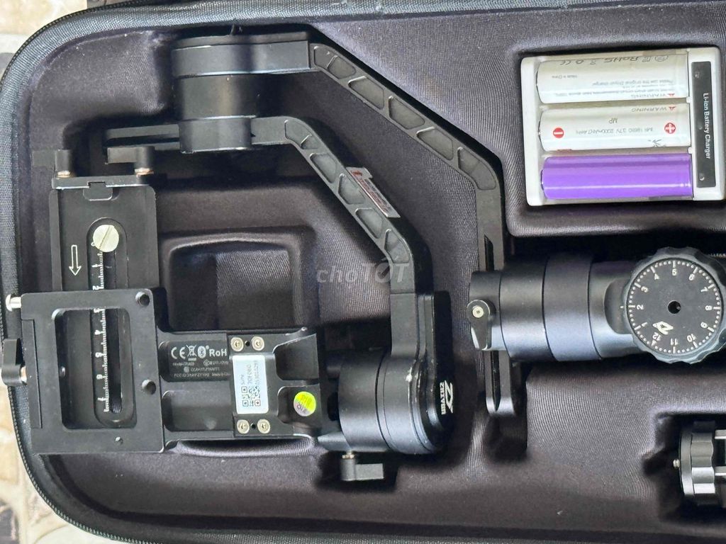 Фото 3: Стабилизатор Zhiyun Crane 2 Черный, не работает экран