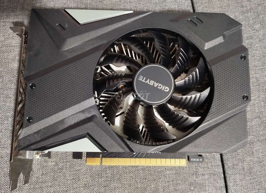 Видеокарта Gigabyte 1650 4GB DDR6 черная