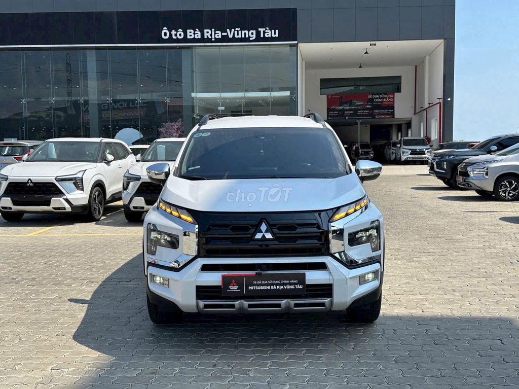 Mitsubishi Xpander Cross 2023 белый, пробег 60 000 км