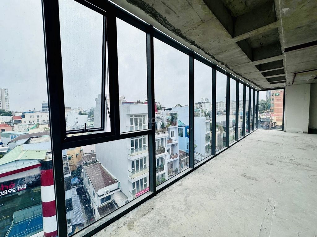 Фото 3: Офисное здание 10*20м, подвал, 8 этажей, площадь застройки 2000м², Бен Тхань, район 1