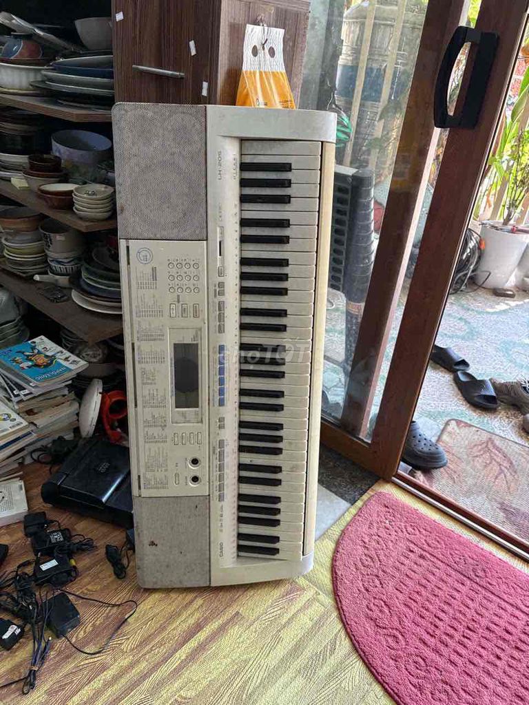 Орган Casio LK-205 Белый, неисправен блок питания