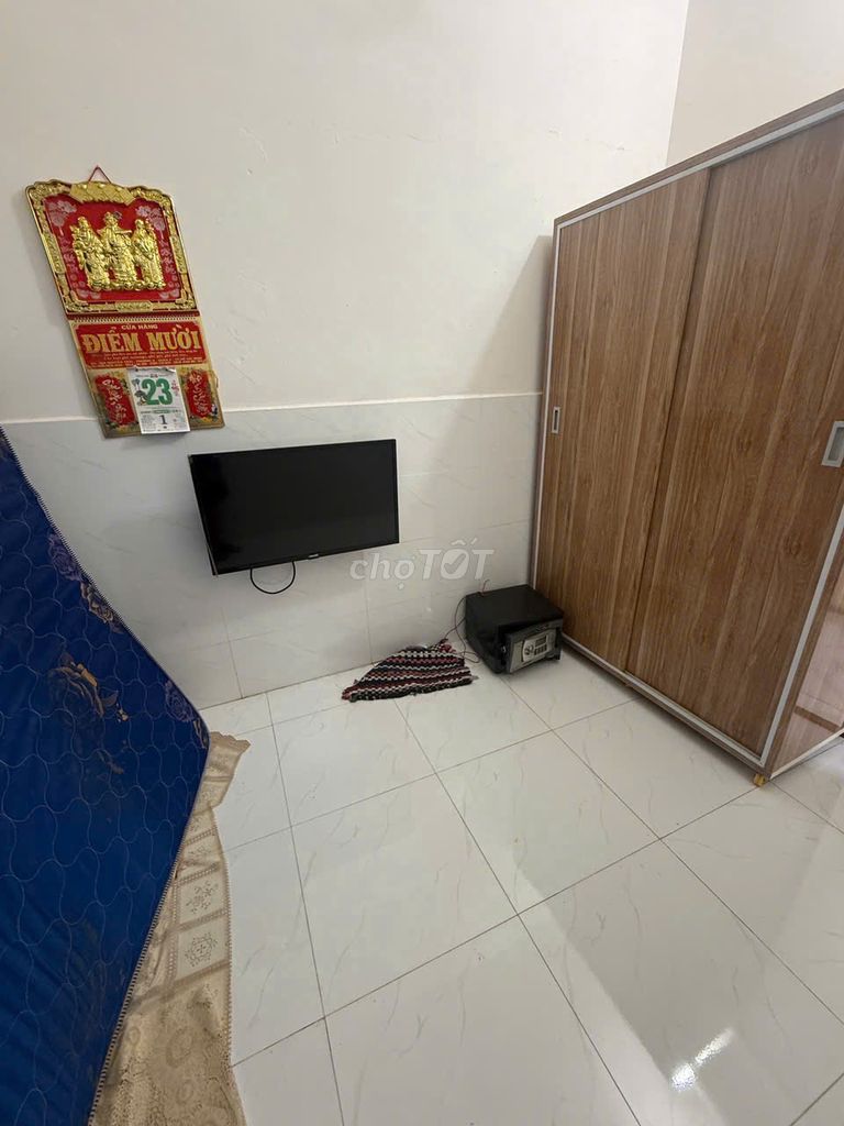 Фото 3: Сдаётся первый этаж с полной мебелью, отдельный вход, чисто, можно заселяться сразу