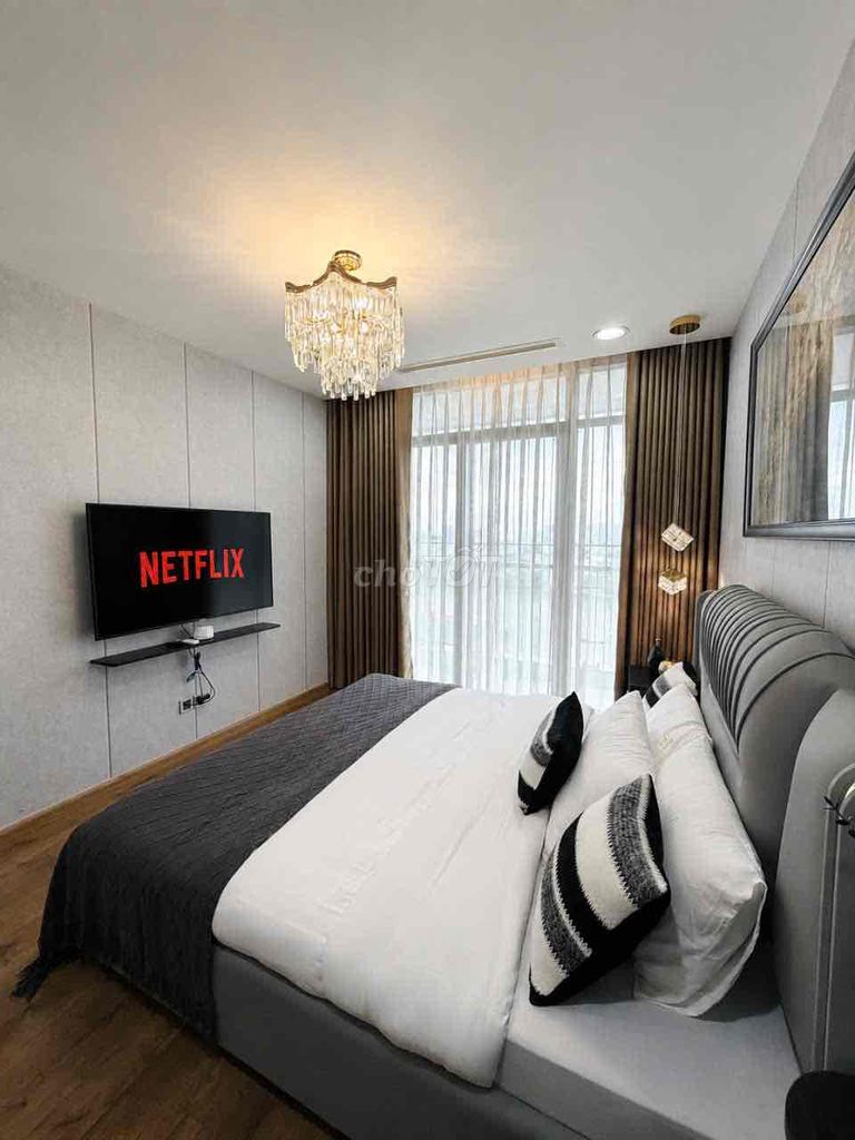 Фото 3: Аренда квартиры 4 спальни 3 санузла | 180 м² Vinhomes Central Park – вид на парк