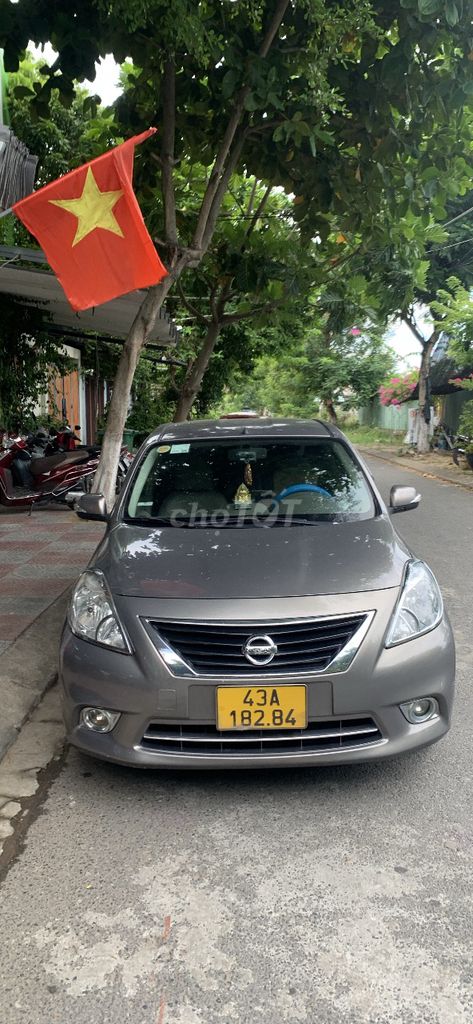 Nissan Sunny 2015 Автомат Серый