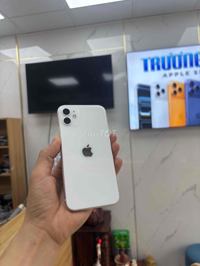 Apple iPhone 11 64GB Белый Б/У