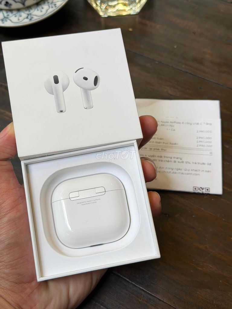 Фото 2: Наушники AirPods 4 Like New, полный комплект, куплены в TGDĐ, гарантия до 9/2027