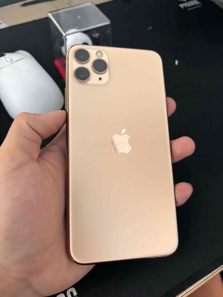Apple iPhone 11 Pro Max 64GB золотой, красивый, 98%