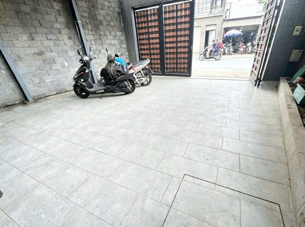 Фото 2: Аренда дома 150м2, 1 этаж + 2 этажа, 6 спален, фронтальная улица Ли Те Суен, Линь Донг, Тху Дык, 33 млн