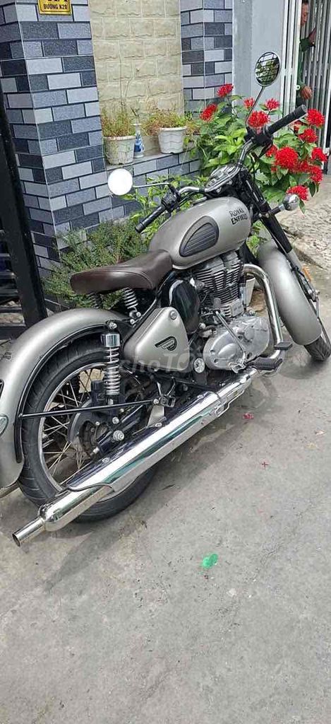 Royal Enfield Classic 500 серый 4000 км 500cc