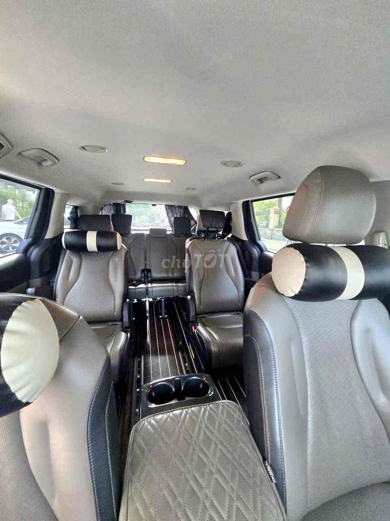 Фото 2: Kia Carnival Luxury 2025 8 мест Белый 47850 км