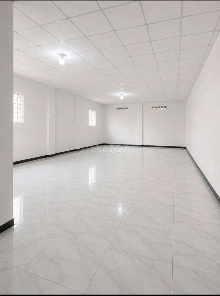 Фото 2: Склад в аренду рядом с детским садом Суан Тхой Тхыонг, Хок Мон. 260 м², 13 млн