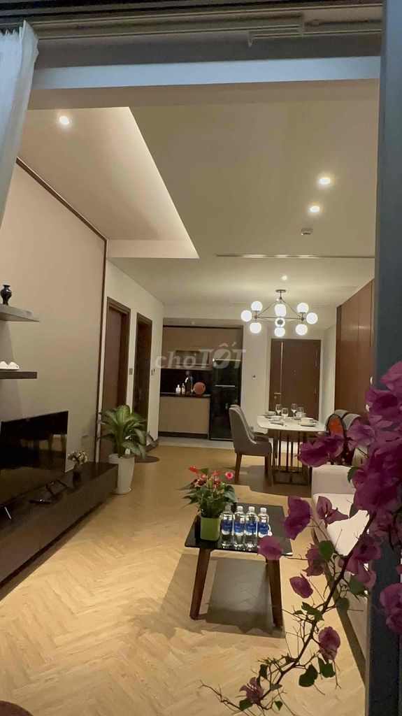 Фото 3: Luxury 1-bedroom apartment (94m²) with views of My Khe Beach
