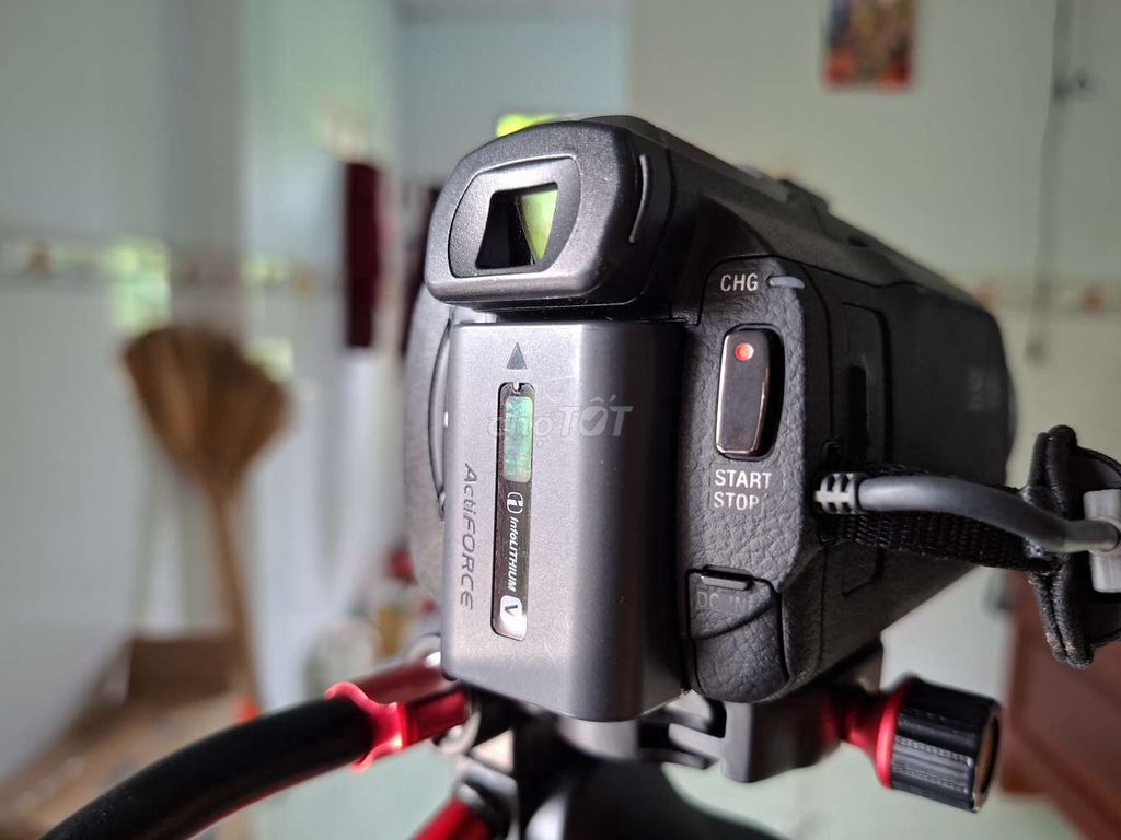 Фото 3: Видеокамера Sony HDR-PJ790 Black Full HD