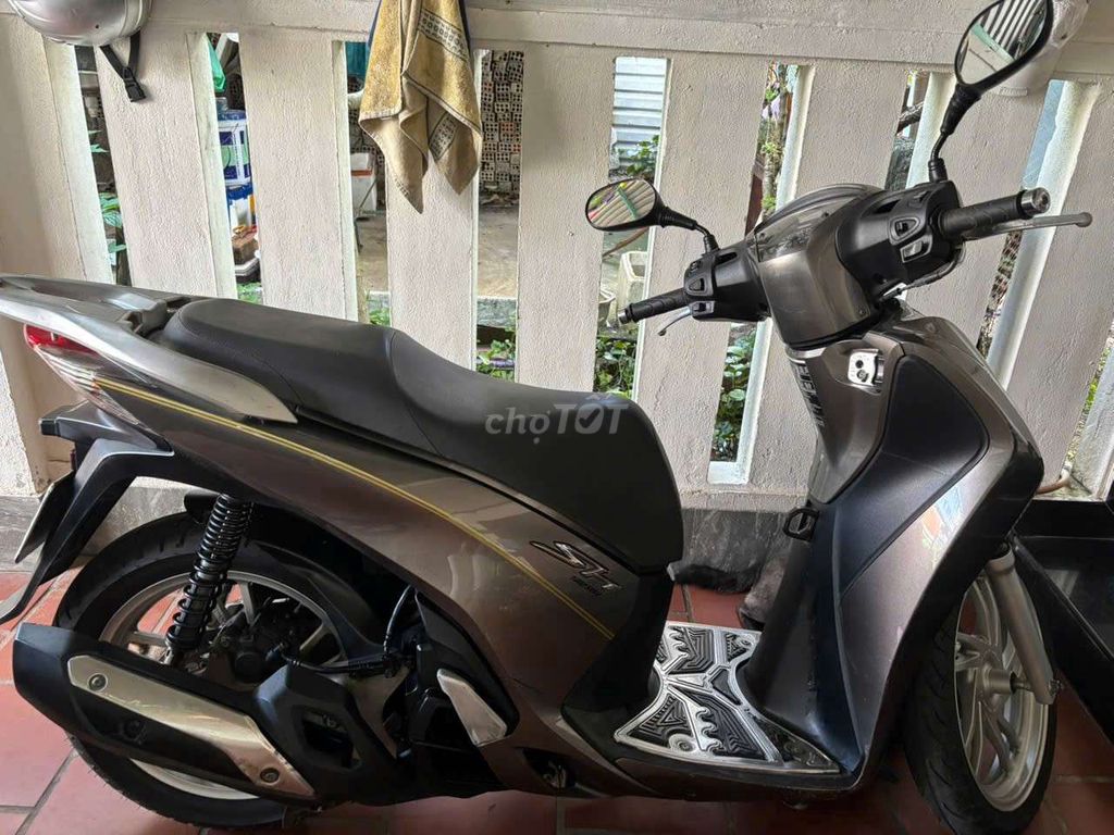 Фото 2: Honda SH 125i 2013 коричневый 68.261 км