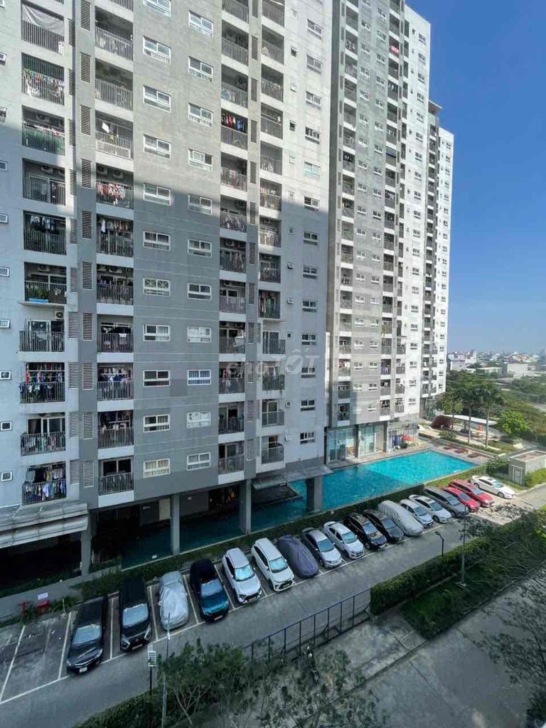 Продажа квартиры Tân Mai, 50 м², SHR, вид на бассейн.