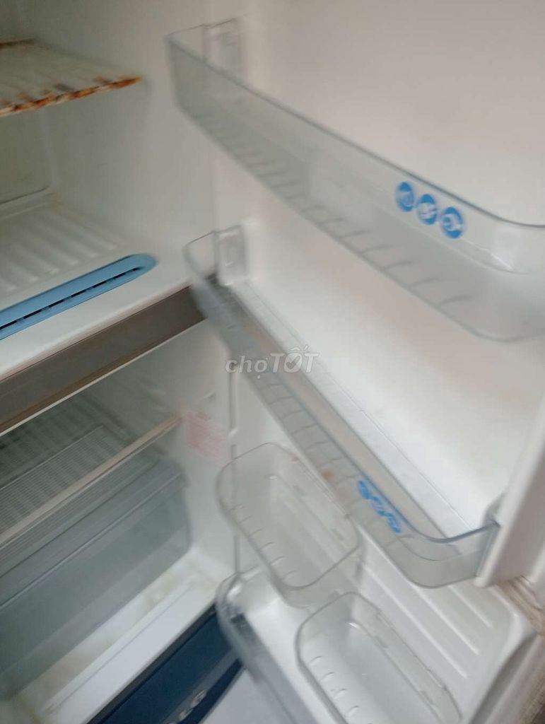 Холодильник Sanyo 143 литра для студентов