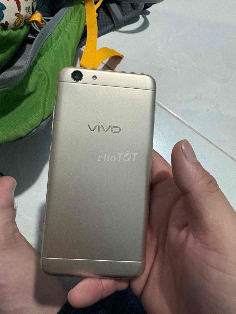 Фото 2: Vivo Y53 золотой, аппарат в хорошем состоянии