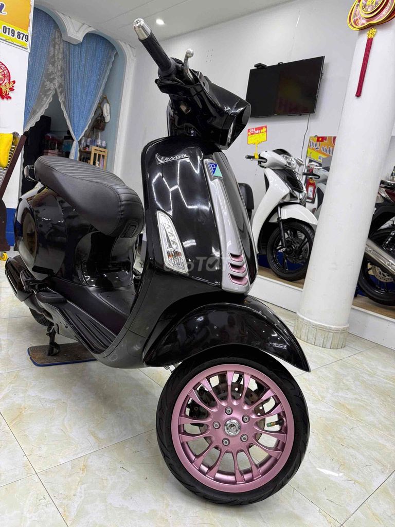 Фото 3: Piaggio Vespa Sprint iGet ABS 2022, чёрный глянец