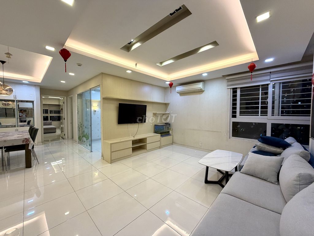 Фото 2: Dragon Hill 1 | 119,5 м² (3 спальни - 2 санузла) | Красная книга. Вид на бассейн, Phú Mỹ Hưng