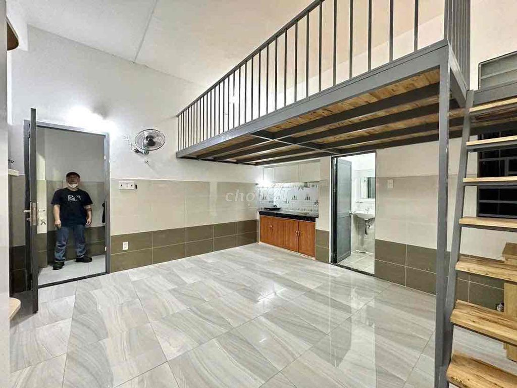 Фото 2: DUPLEX - БАНКОЛ - ВЫСОКИЙ ГАЛЕРЕЙНЫЙ ЭТАЖ - БАЗОВАЯ МЕБЕЛЬ - 28м2