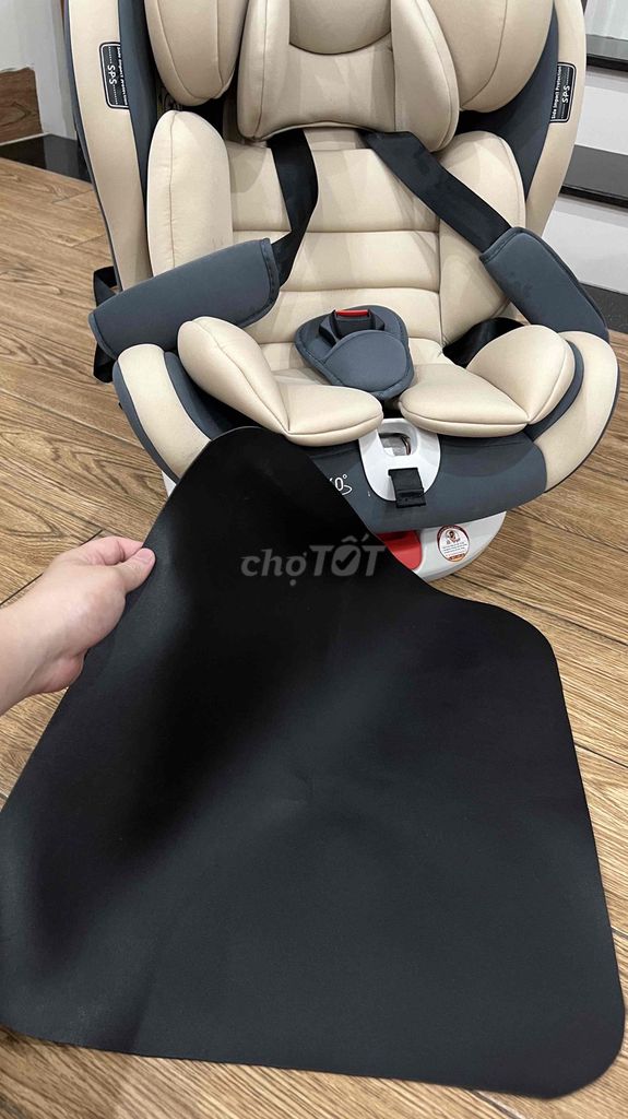 Фото 2: Детское автомобильное кресло Munie ISOFIX 360 кремово-серое