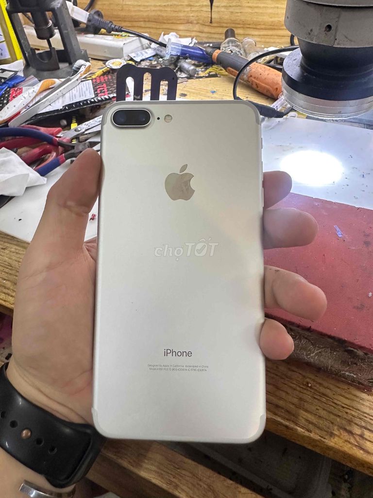 Фото 3: Apple iPhone 7 Plus 128GB Silver Like New