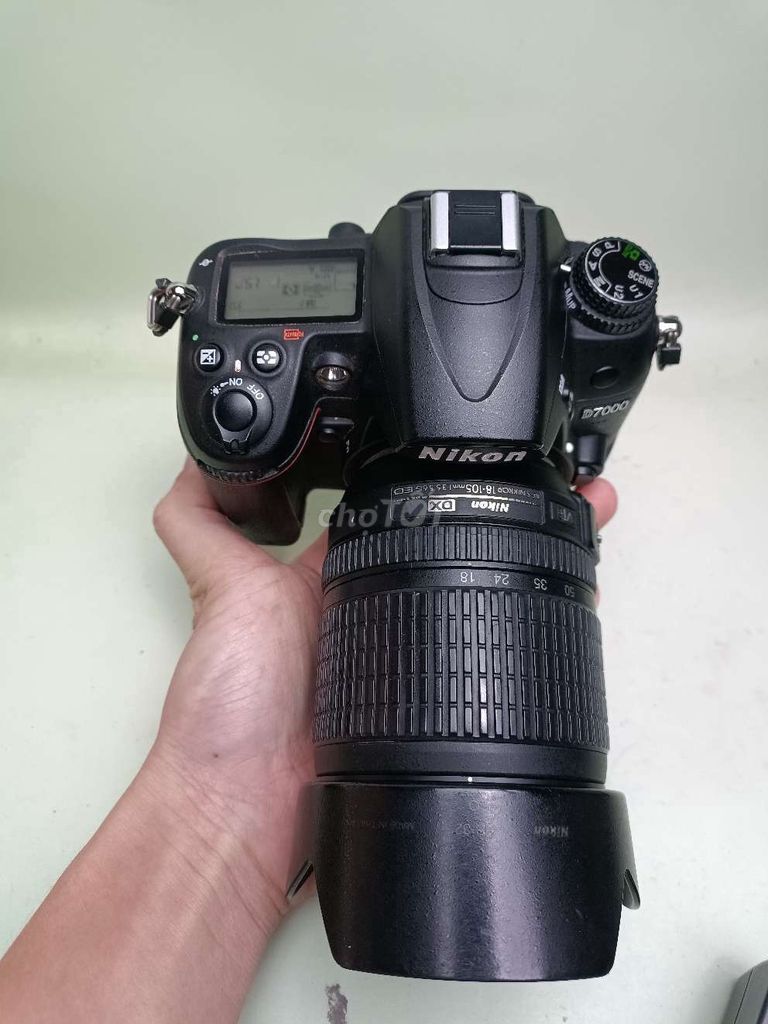 Фото 2: Фотоаппарат Nikon D7000 чёрный с объективом 18-105mm