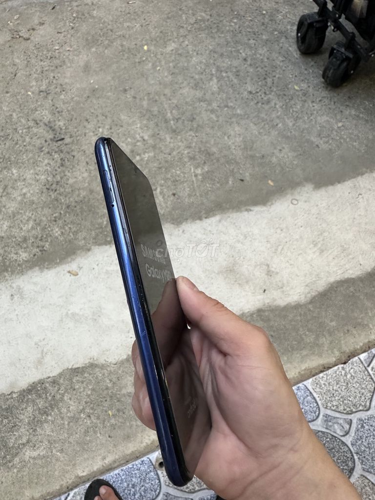 Фото 2: Samsung Galaxy M20 синий