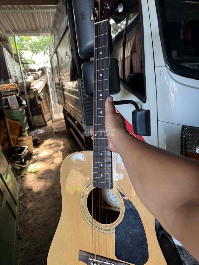 Фото 2: Акустическая гитара Fender FA-100 Коричнево-желтая