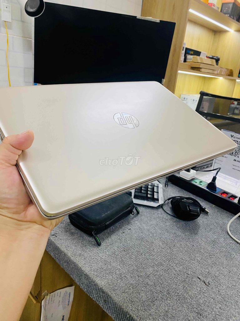 HP Pavilion 15 i3-7020U 15.6 inch 8GB/256GB
